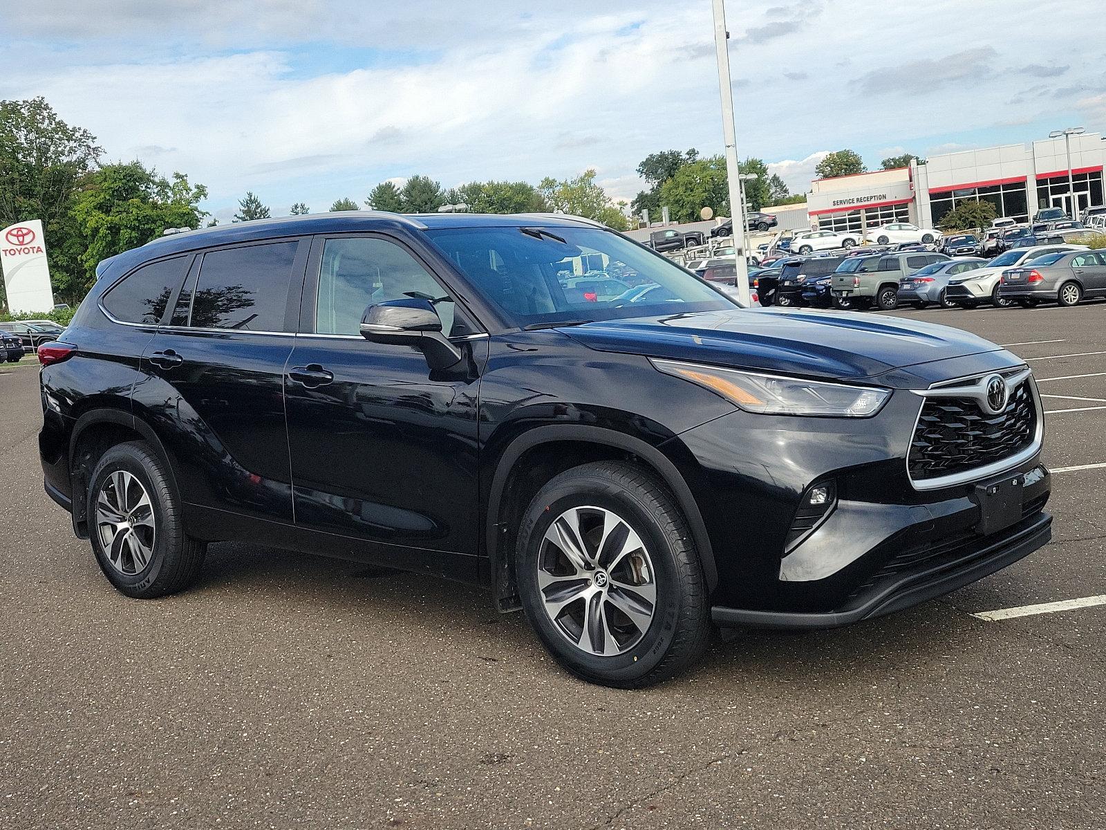 2023 Toyota Highlander Vehicle Photo in Trevose, PA 19053