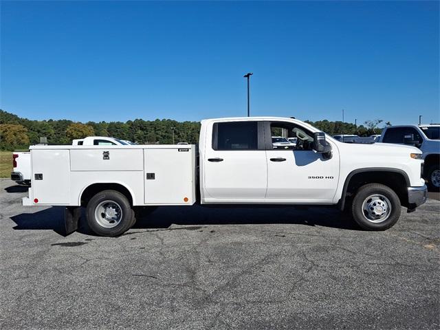 2024 Chevrolet Silverado 3500 HD Chassis Cab Vehicle Photo in BERLIN, MD 21811-1121