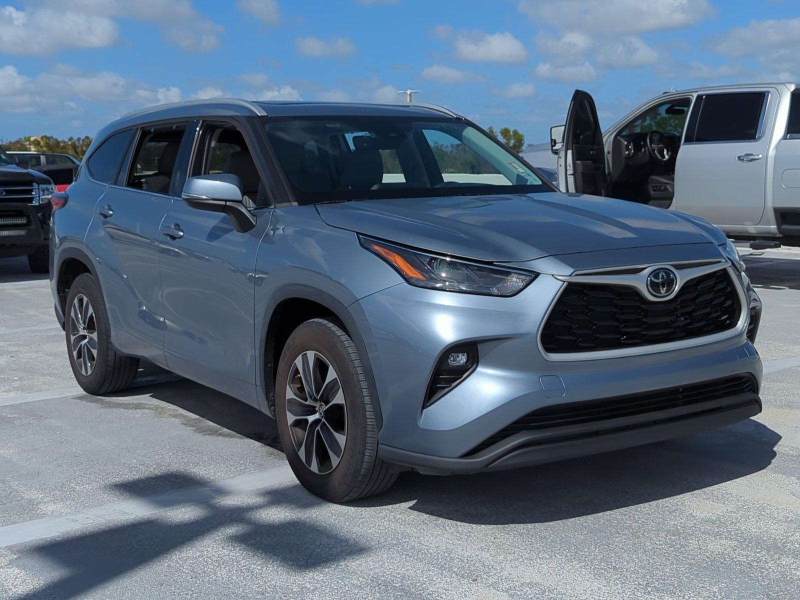 2022 Toyota Highlander Vehicle Photo in Ft. Myers, FL 33907