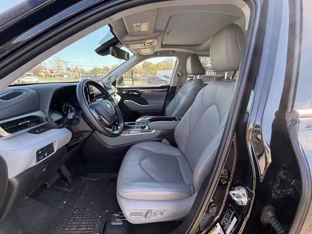 2020 Toyota Highlander Vehicle Photo in Willow Grove, PA 19090