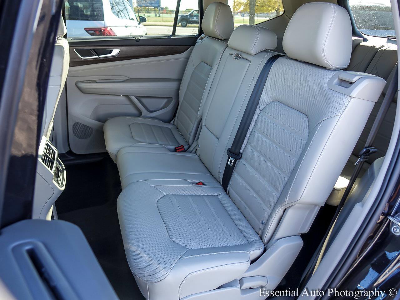 2024 Volkswagen Atlas Vehicle Photo in Plainfield, IL 60586