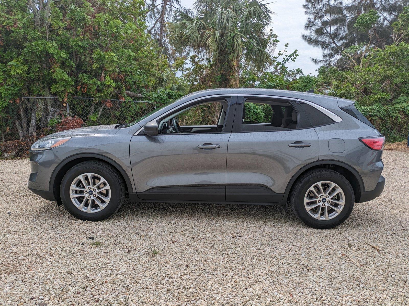 2022 Ford Escape Vehicle Photo in Bradenton, FL 34207