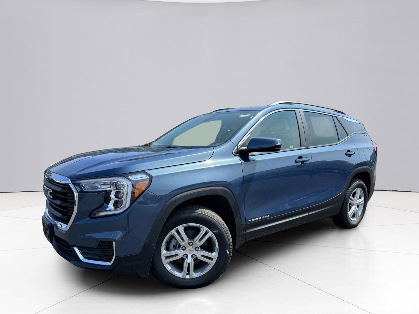 2024 GMC Terrain Vehicle Photo in LEOMINSTER, MA 01453-2952