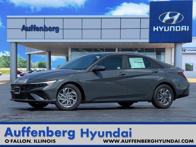 2024 Hyundai ELANTRA Vehicle Photo in O'Fallon, IL 62269