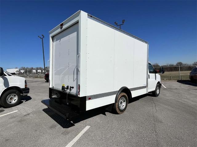 2023 Chevrolet Express Cutaway 3500 Vehicle Photo in ALCOA, TN 37701-3235