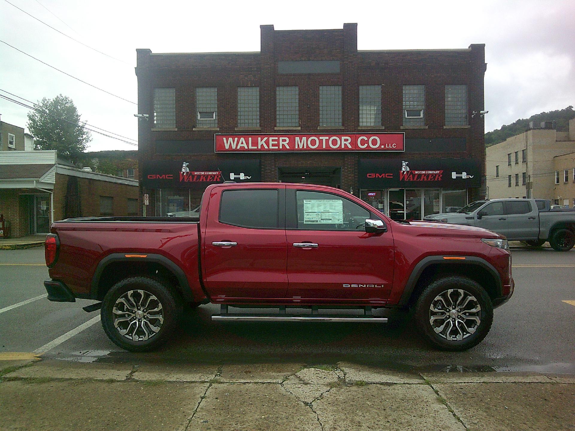 2024 GMC Canyon Vehicle Photo in KITTANNING, PA 16201-1536