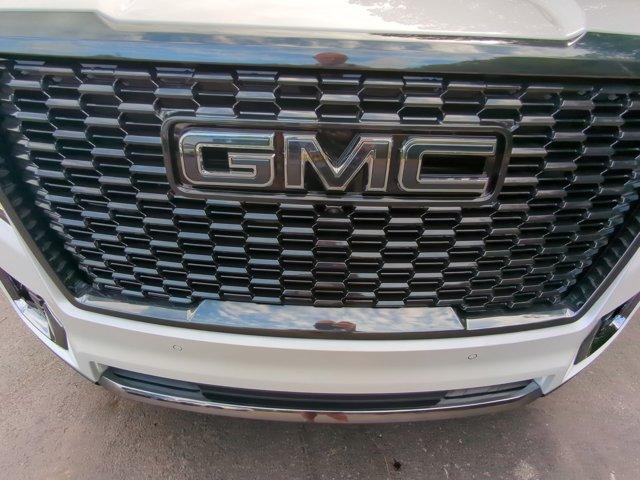 2024 GMC Yukon XL Vehicle Photo in ALBERTVILLE, AL 35950-0246