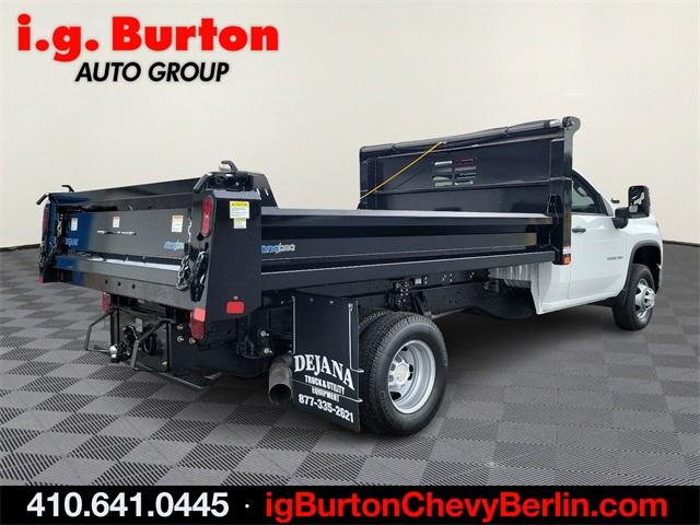 2024 Chevrolet Silverado 3500 HD Chassis Cab Vehicle Photo in BERLIN, MD 21811-1121