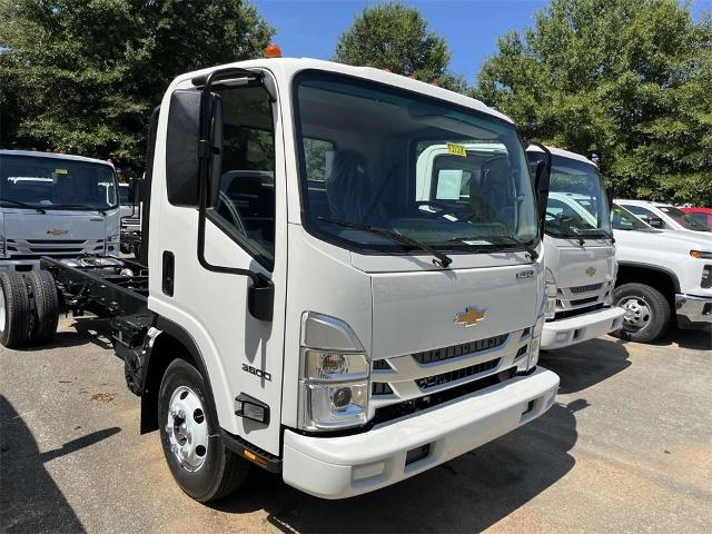 2025 Chevrolet 3500 HG LCF Gas Vehicle Photo in ALCOA, TN 37701-3235