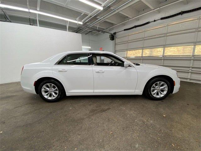 2022 Chrysler 300 Vehicle Photo in PORTLAND, OR 97225-3518