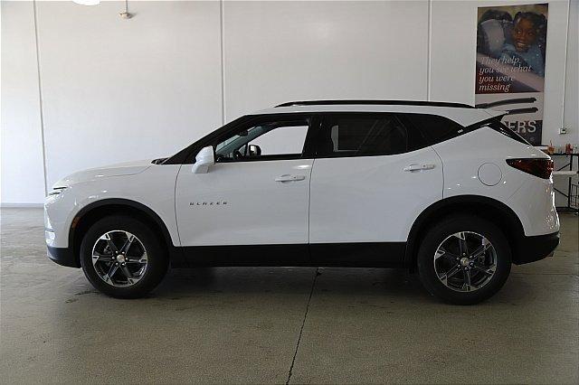 2025 Chevrolet Blazer Vehicle Photo in MEDINA, OH 44256-9001