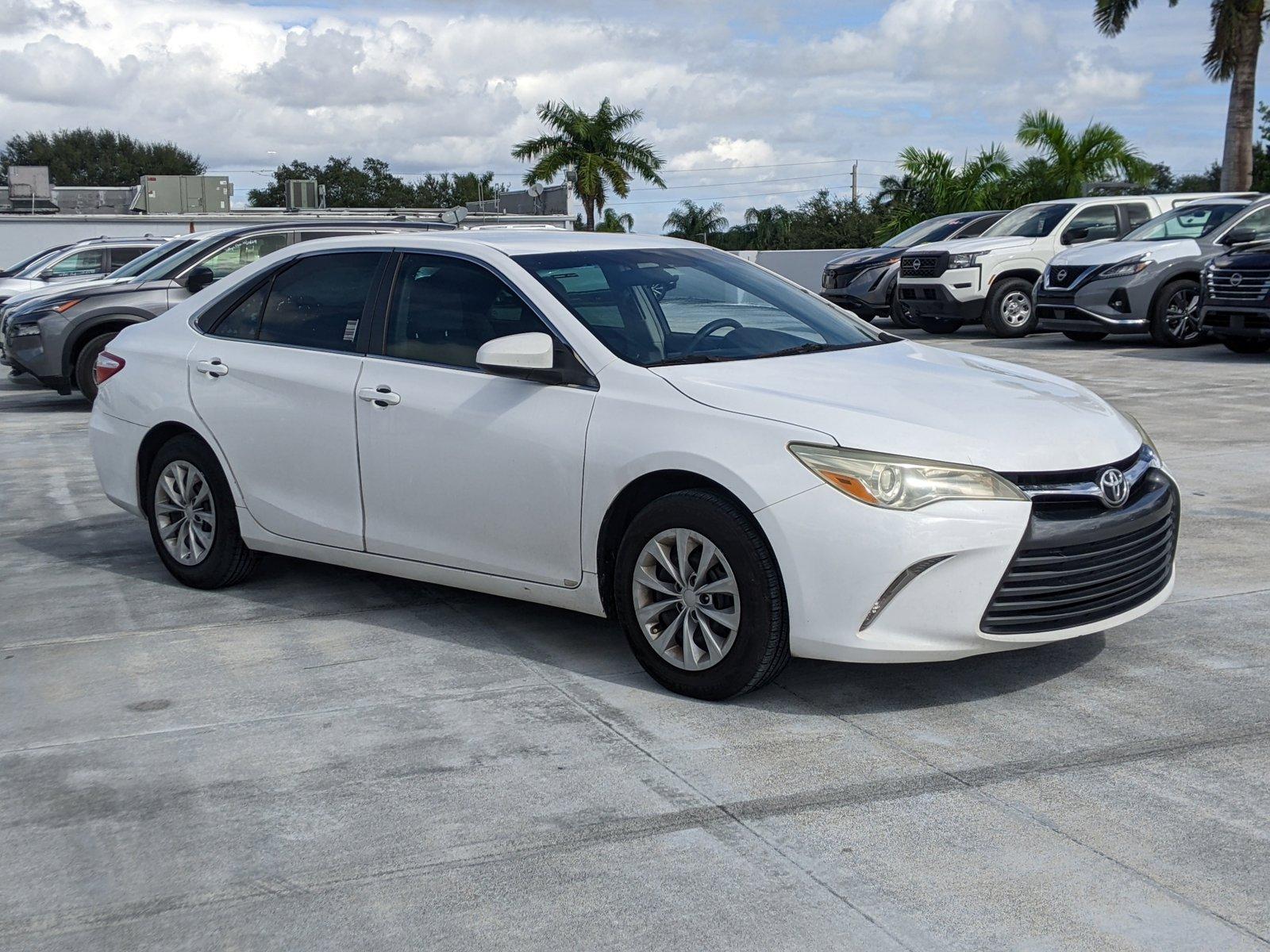 2015 Toyota Camry Vehicle Photo in Pembroke Pines , FL 33084