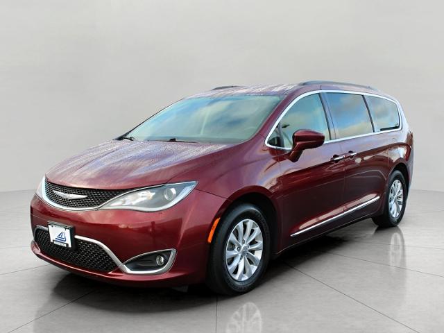 2017 Chrysler Pacifica Vehicle Photo in MADISON, WI 53713-3220