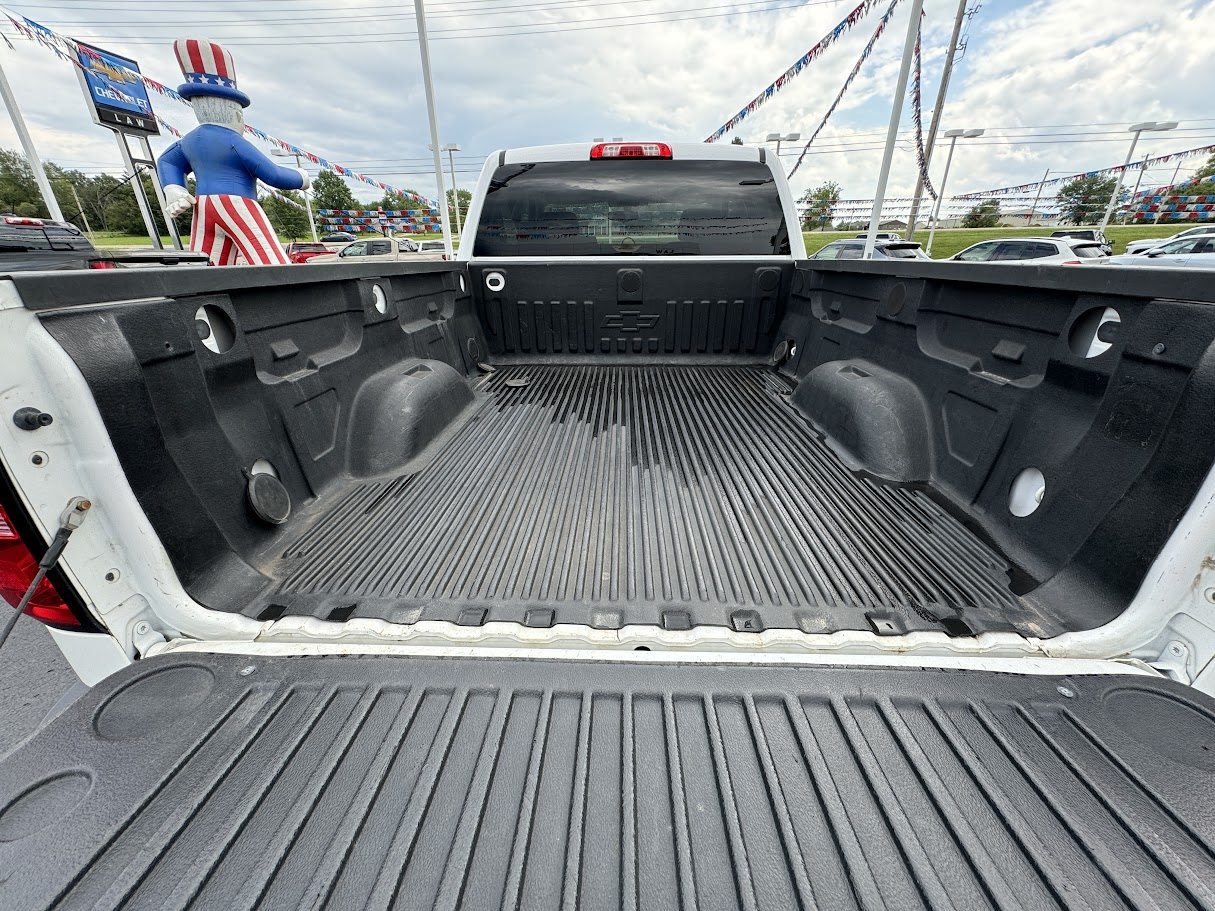 2014 Chevrolet Silverado 1500 Vehicle Photo in BOONVILLE, IN 47601-9633