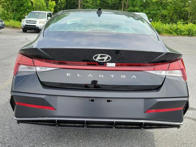 2024 Hyundai ELANTRA Vehicle Photo in Harrisburg, PA 17111