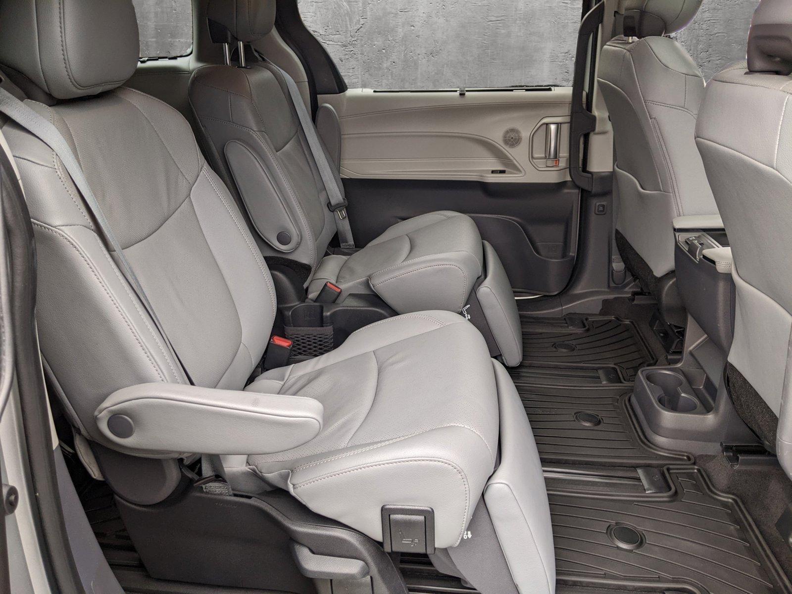 2023 Toyota Sienna Vehicle Photo in TIMONIUM, MD 21093-2300