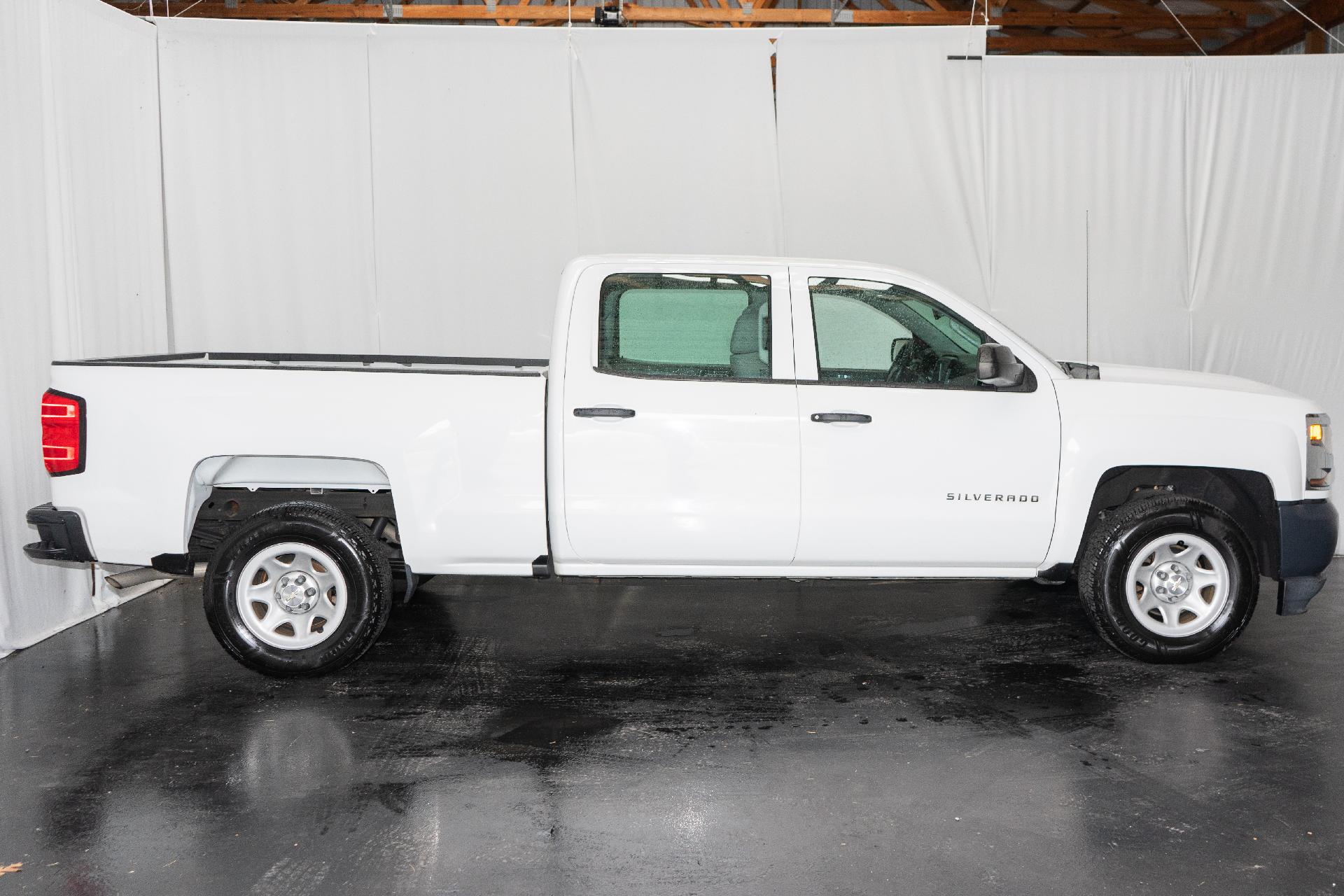 2017 Chevrolet Silverado 1500 Vehicle Photo in SMYRNA, DE 19977-2874