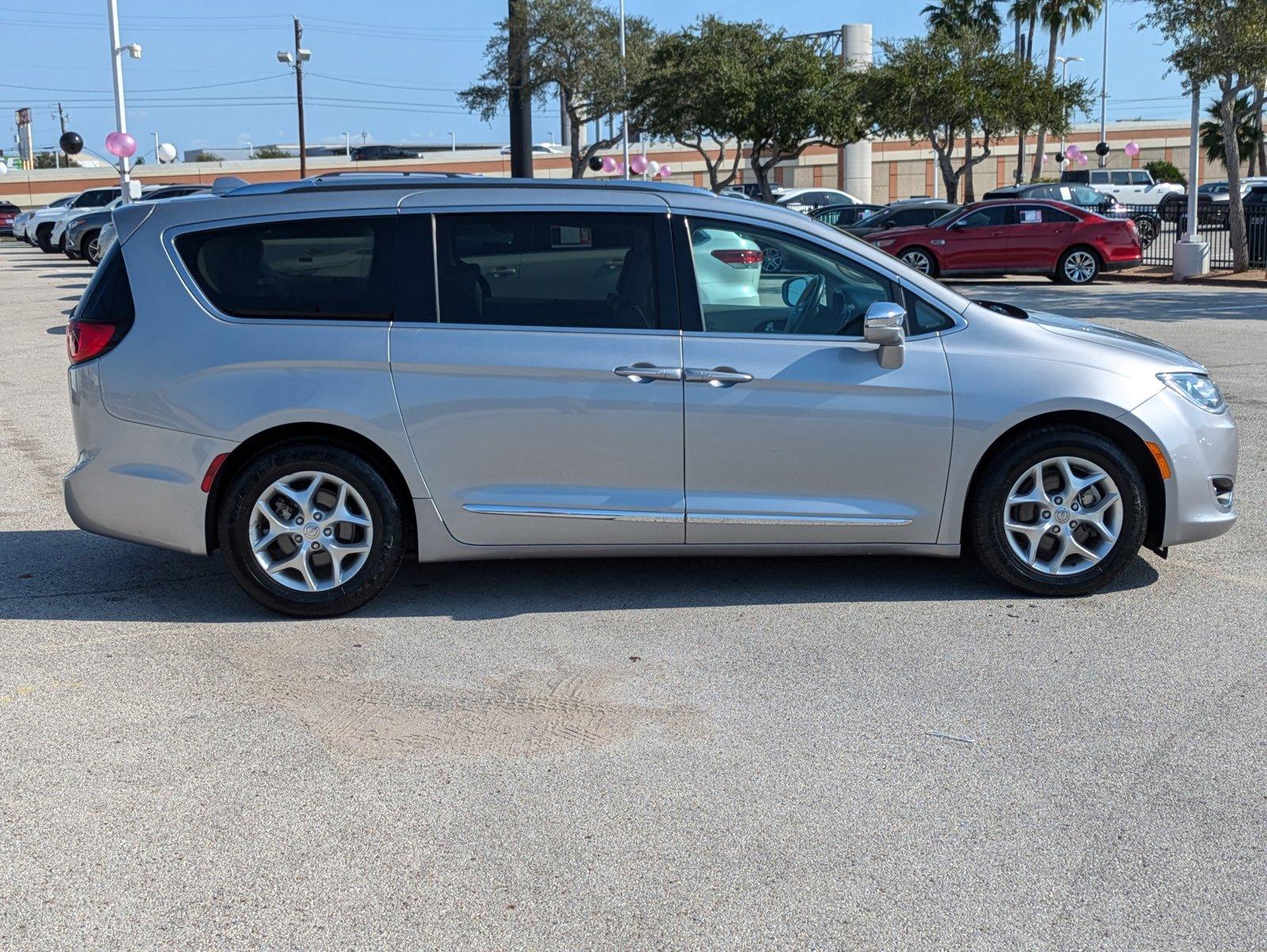 2020 Chrysler Pacifica Vehicle Photo in Corpus Christi, TX 78415