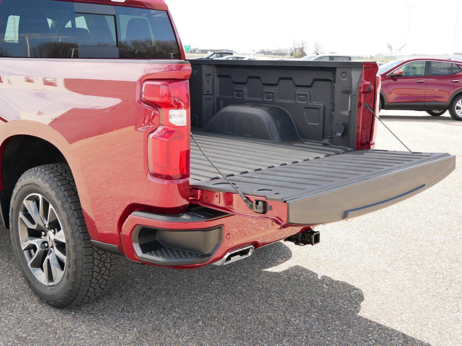 2024 Chevrolet Silverado 1500 Vehicle Photo in OWATONNA, MN 55060-4060