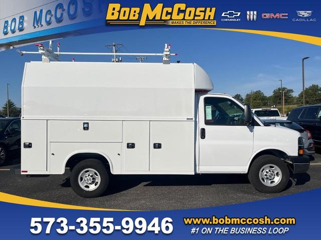 2024 Chevrolet Express Cutaway 3500 Vehicle Photo in COLUMBIA, MO 65203-3903