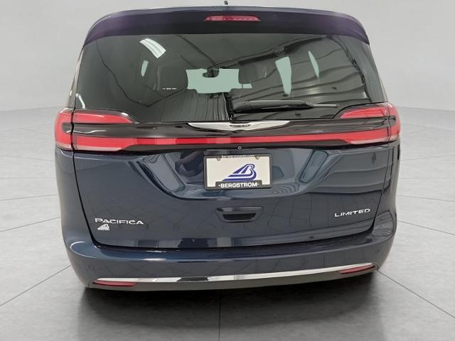 2022 Chrysler Pacifica Vehicle Photo in Green Bay, WI 54304