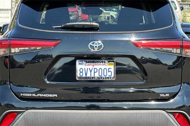 2020 Toyota Highlander Vehicle Photo in ELK GROVE, CA 95757-8703