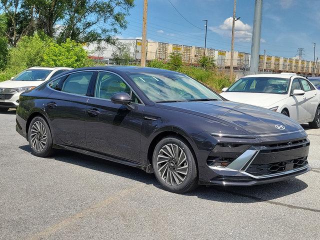 2024 Hyundai SONATA Hybrid Vehicle Photo in Harrisburg, PA 17111