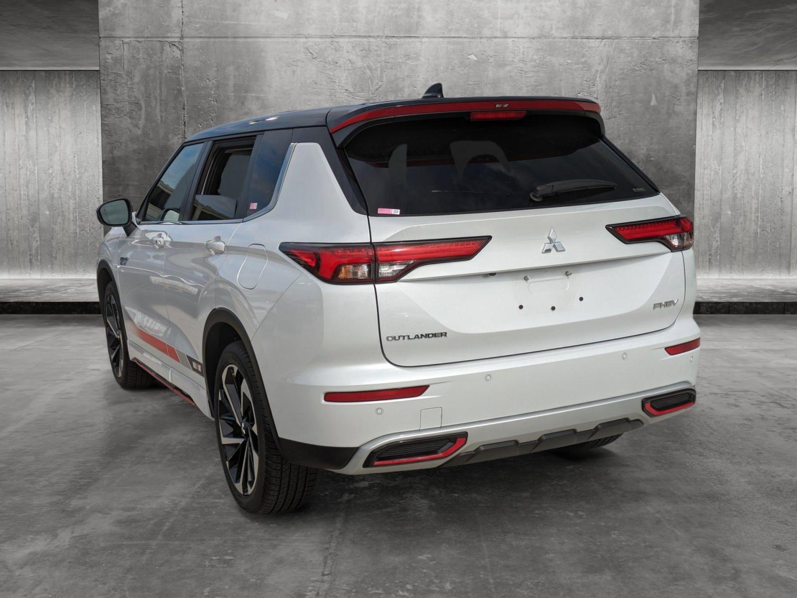 2023 Mitsubishi Outlander PHEV Vehicle Photo in Rockville, MD 20852