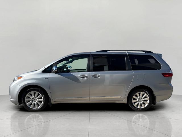 2017 Toyota Sienna Vehicle Photo in MANITOWOC, WI 54220-5838