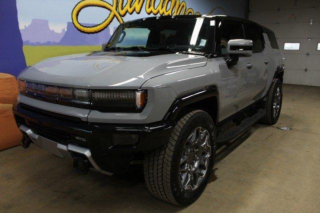 2024 GMC HUMMER EV SUV Vehicle Photo in ST JOHNS, MI 48879-1562