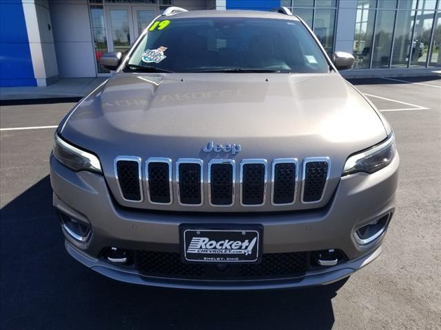 Used 2019 Jeep Cherokee Overland with VIN 1C4PJMJX1KD420683 for sale in Shelby, OH