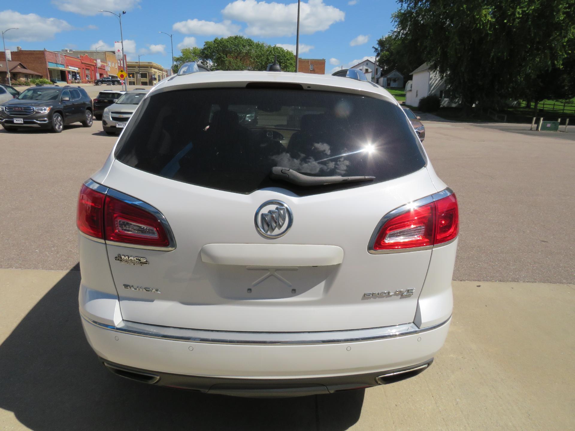 2017 Buick Enclave Vehicle Photo in MAPLETON, IA 51034-1072