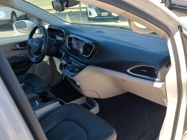 2017 Chrysler Pacifica Vehicle Photo in SELMA, TX 78154-1459