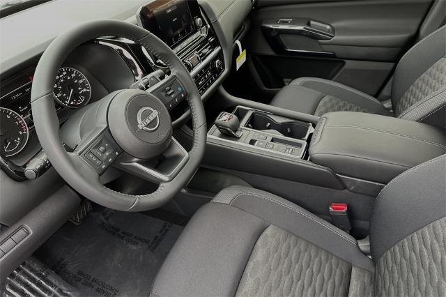 2024 Nissan Pathfinder Vehicle Photo in Salinas, CA 93907