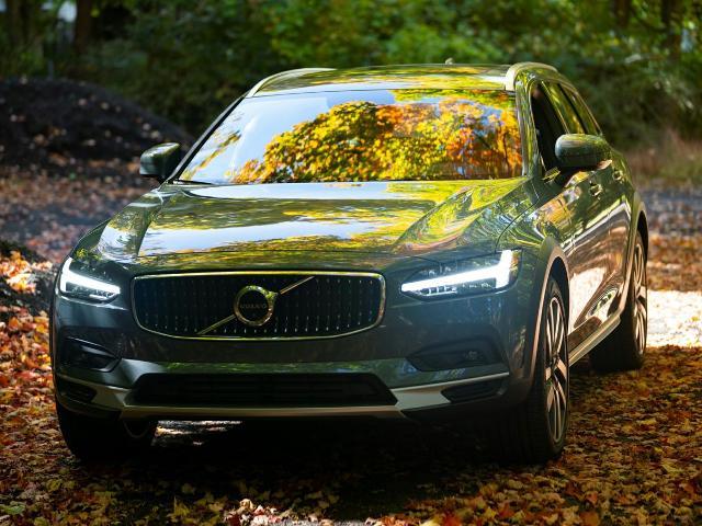 2021 Volvo V90 Cross Country Vehicle Photo in Houston, TX 77007