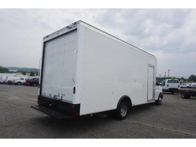 2023 Chevrolet Express Cutaway 4500 Vehicle Photo in ALCOA, TN 37701-3235