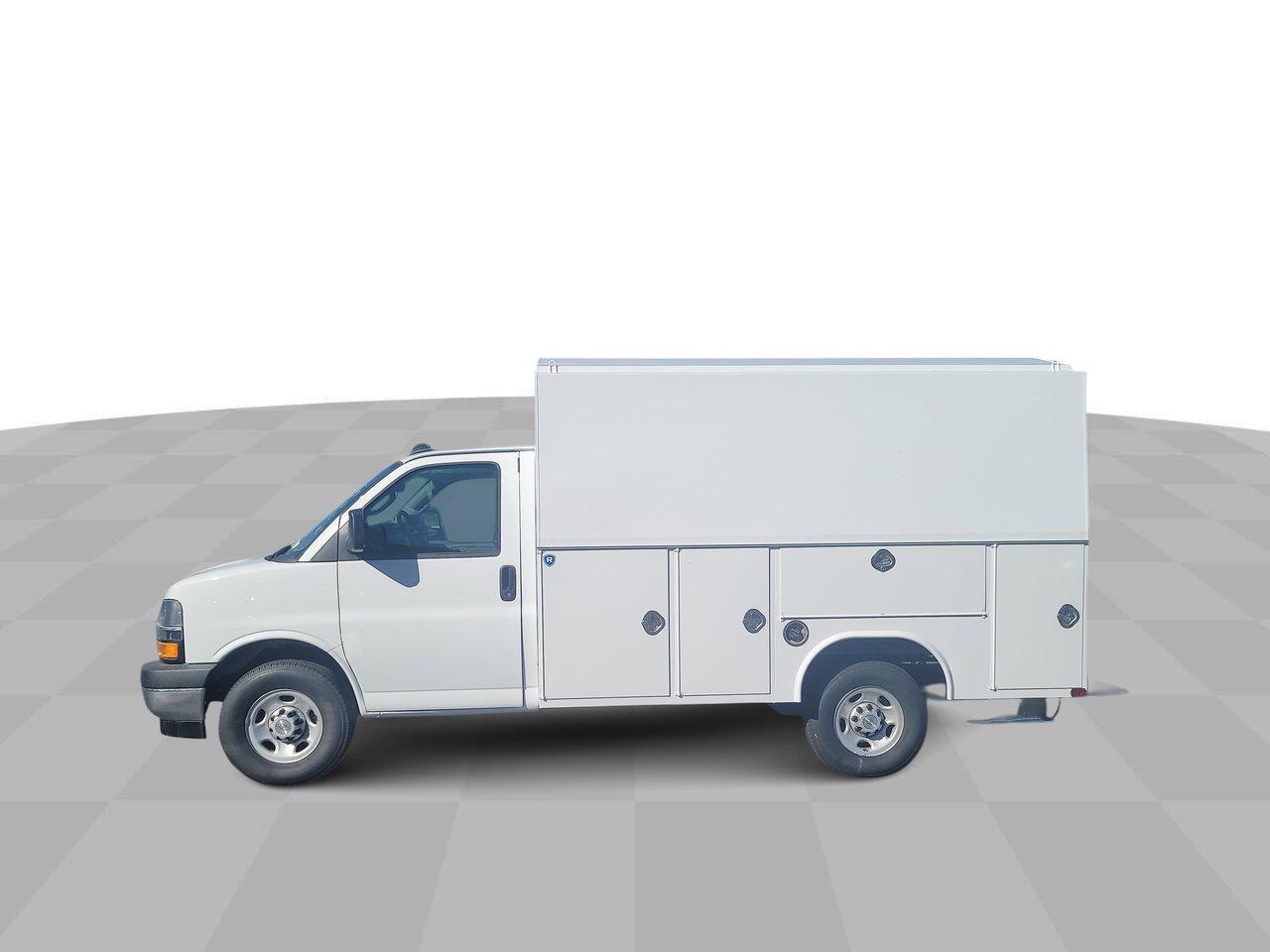 2024 Chevrolet Express Commercial Cutaway Vehicle Photo in LA MESA, CA 91942-8211