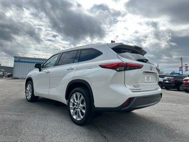 2021 Toyota Highlander Vehicle Photo in TUPELO, MS 38801-6508