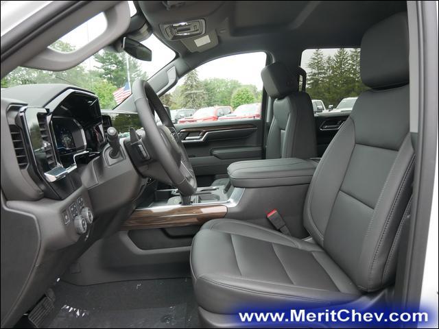 2024 Chevrolet Silverado 1500 Vehicle Photo in MAPLEWOOD, MN 55119-4794