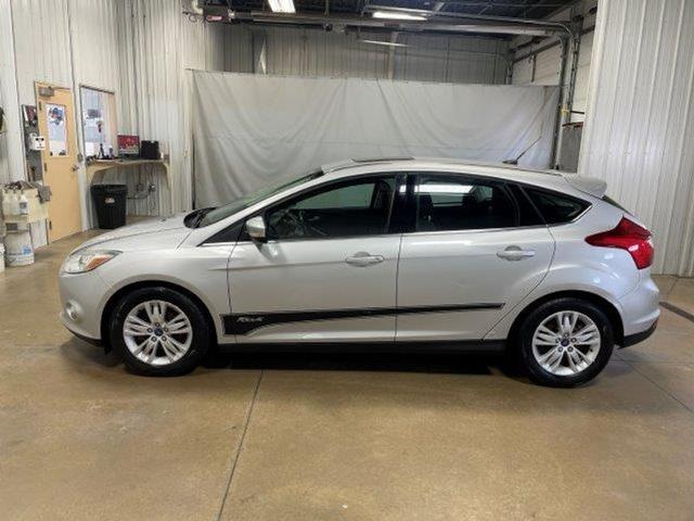 Used 2012 Ford Focus SEL with VIN 1FAHP3M2XCL324917 for sale in Manchester, IA