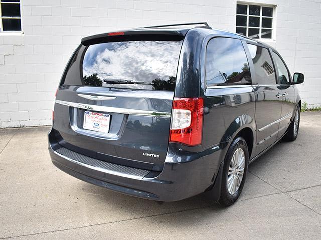 2013 Chrysler Town & Country Vehicle Photo in ELYRIA, OH 44035-6349