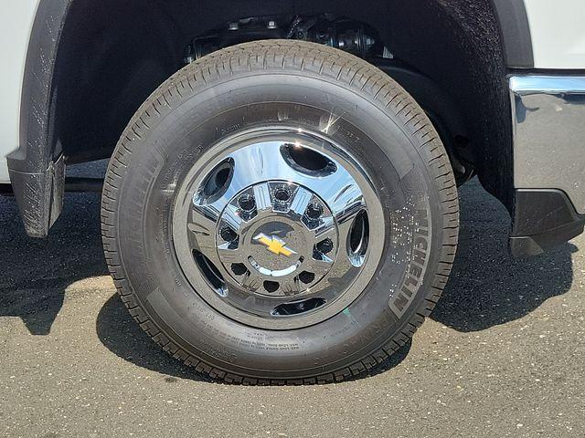 2024 Chevrolet Silverado 3500 HD Chassis Cab Vehicle Photo in DANBURY, CT 06810-5034