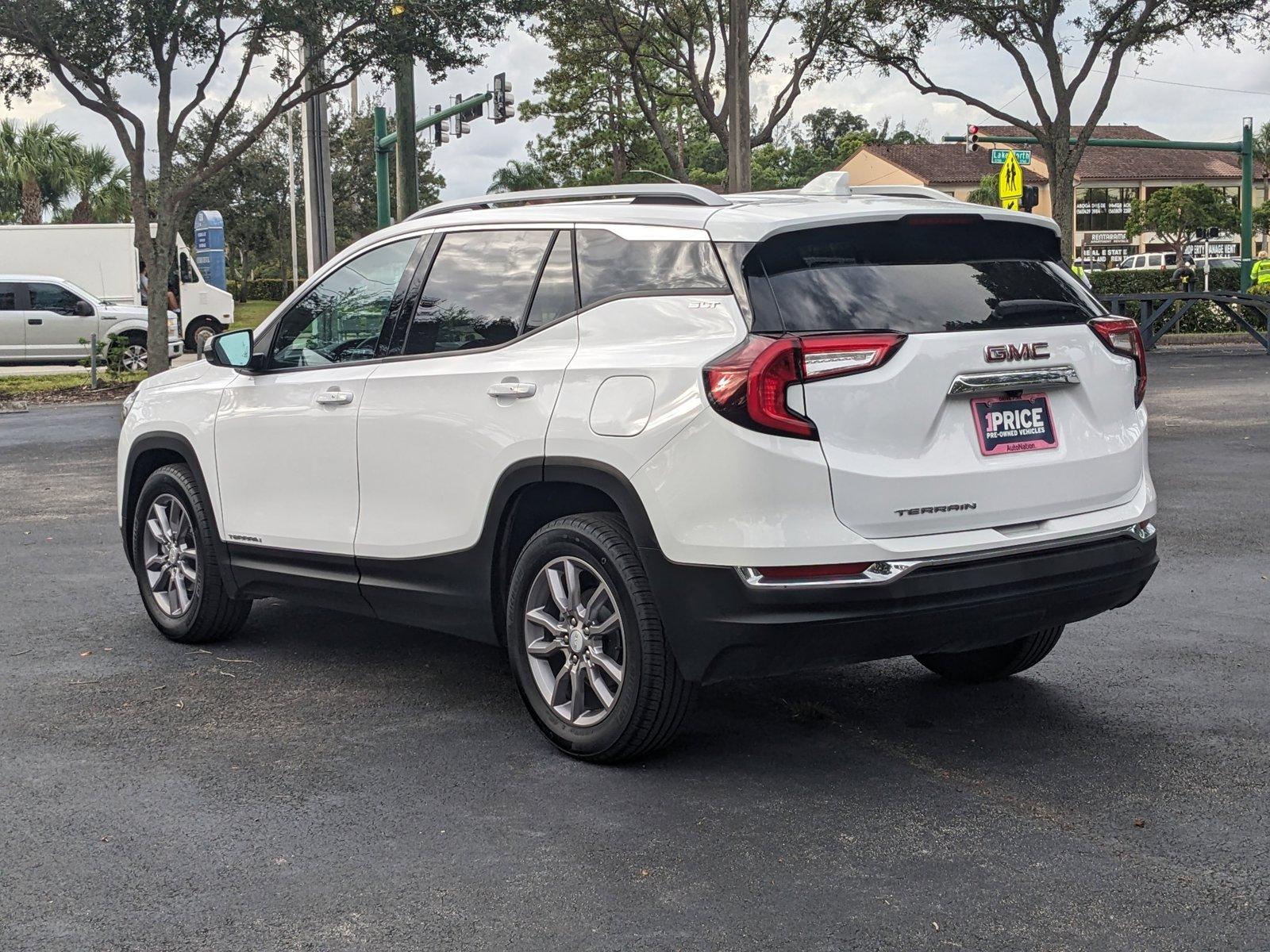 2024 GMC Terrain Vehicle Photo in GREENACRES, FL 33463-3207