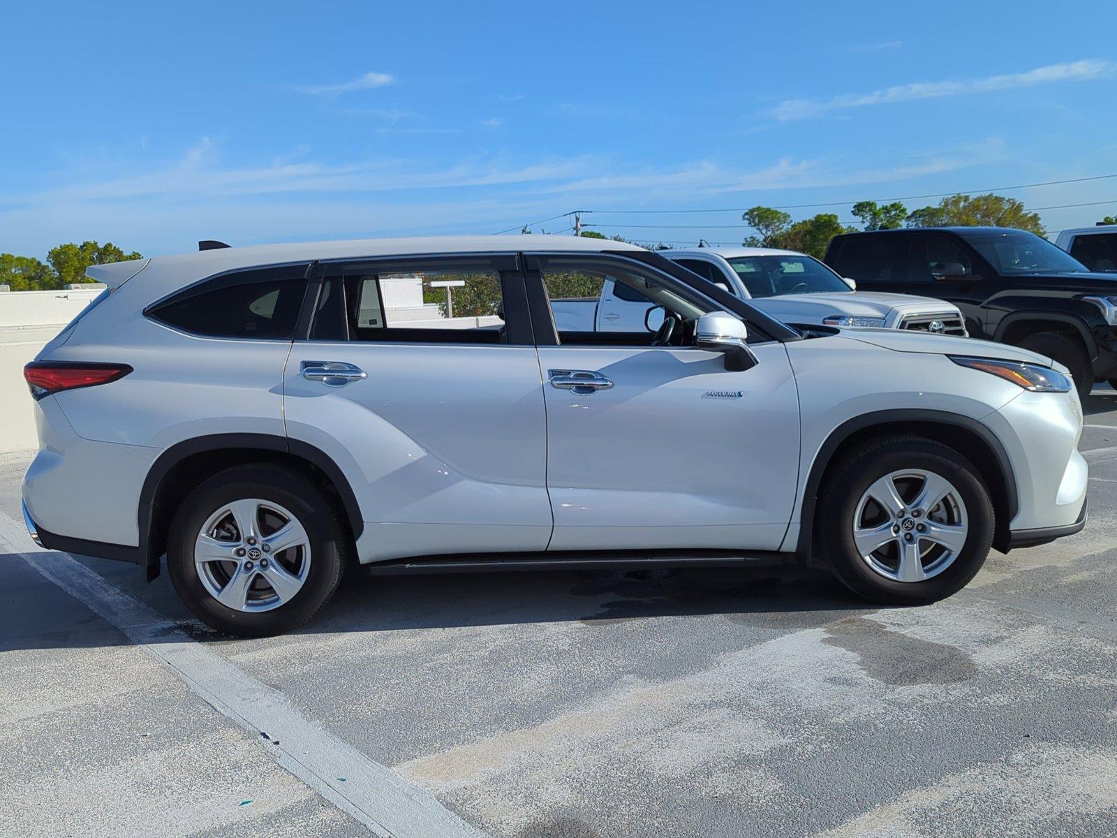 2023 Toyota Highlander Vehicle Photo in Ft. Myers, FL 33907