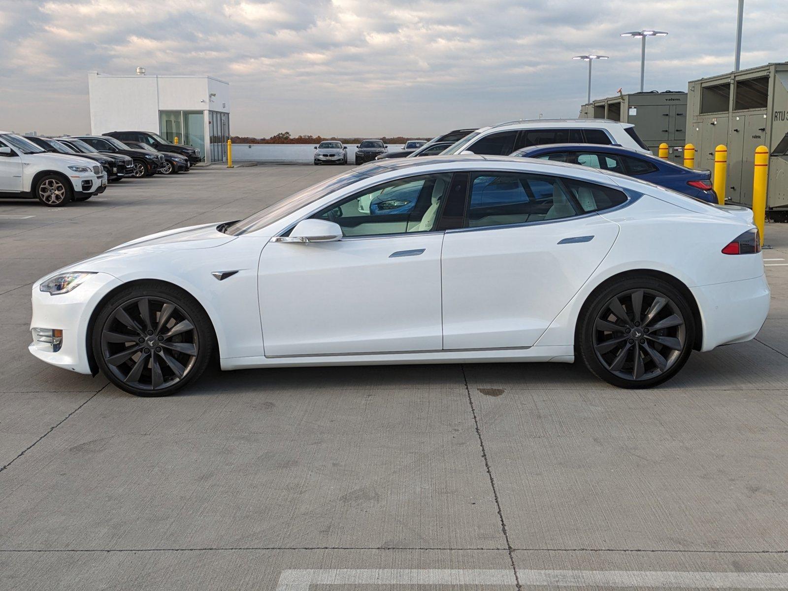 2017 Tesla Model S Vehicle Photo in TIMONIUM, MD 21093-2300