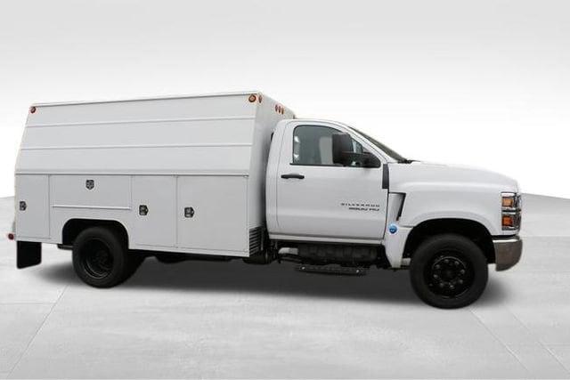 2024 Chevrolet Silverado 4500 Medium Duty Chassis Cab Vehicle Photo in Salem, OR 97301