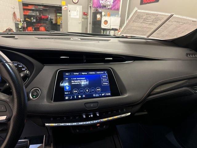 2022 Cadillac XT4 Vehicle Photo in MEDINA, OH 44256-9631