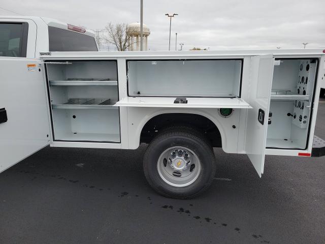 2024 Chevrolet Silverado 3500 HD CC Vehicle Photo in JOLIET, IL 60435-8135