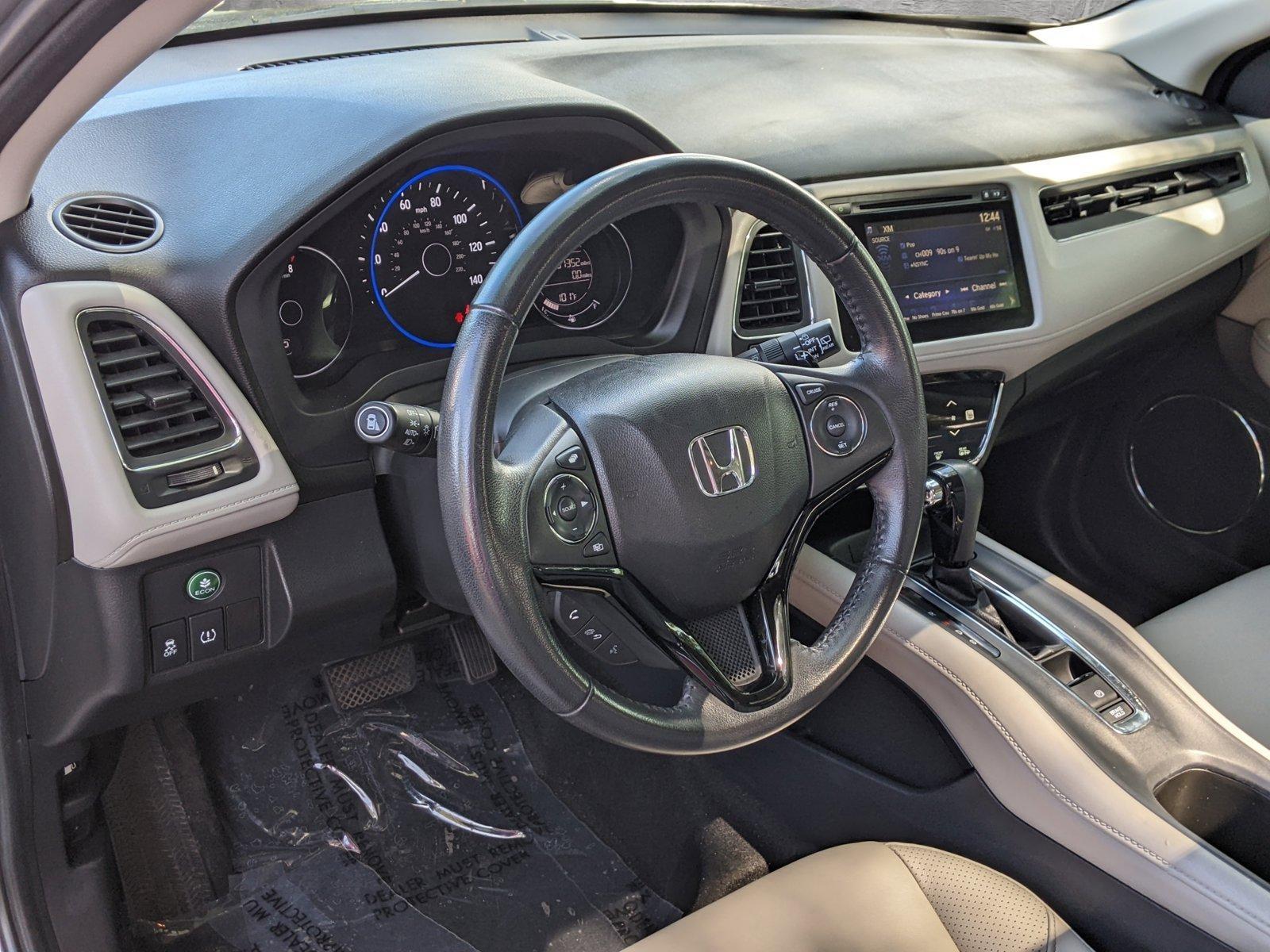 2017 Honda HR-V Vehicle Photo in PEMBROKE PINES, FL 33024-6534