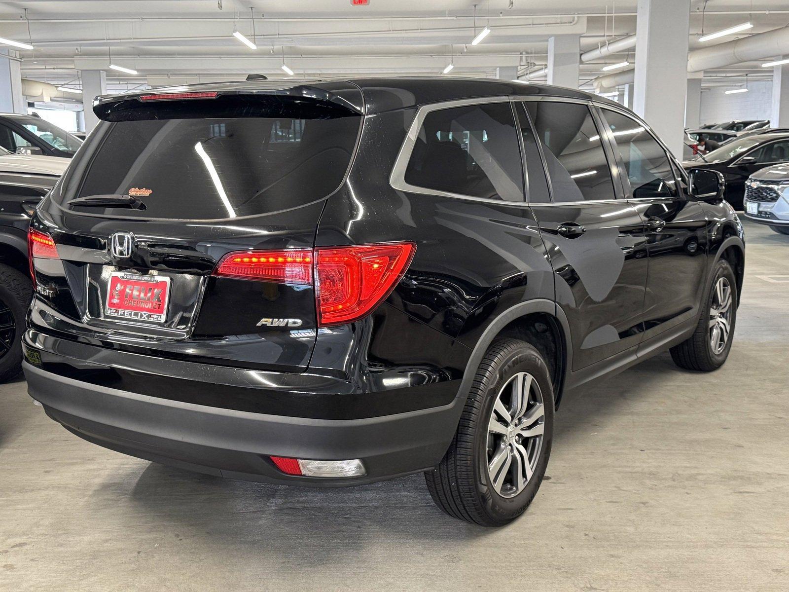 2017 Honda Pilot Vehicle Photo in LOS ANGELES, CA 90007-3794